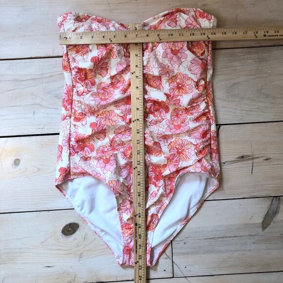 Shade & Shore NWT Women's Peach Floral Shirred Bandeau Swimsuit L (12/14) - Picture 4 of 11